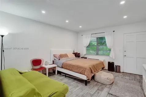 911 Meridian Avenue Miami Beach FL 33139
