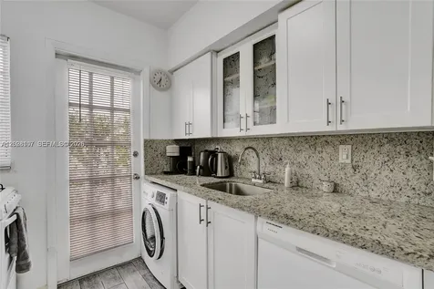 911 Meridian Avenue Miami Beach FL 33139