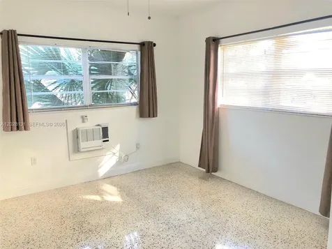 7135 Rue Granville Miami Beach FL 33141