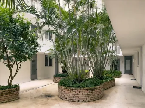 1670 Bay Road Miami Beach FL 33139