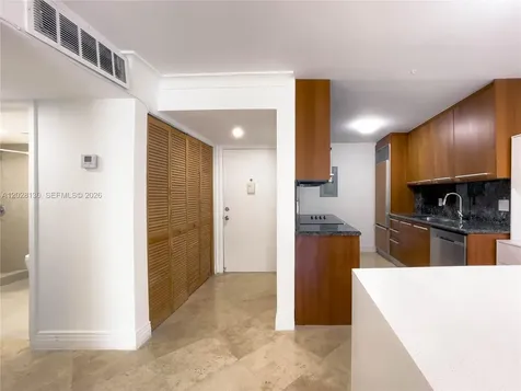 1670 Bay Road Miami Beach FL 33139