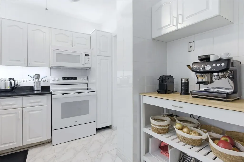 4330 Hillcrest Drive Hollywood FL 33021
