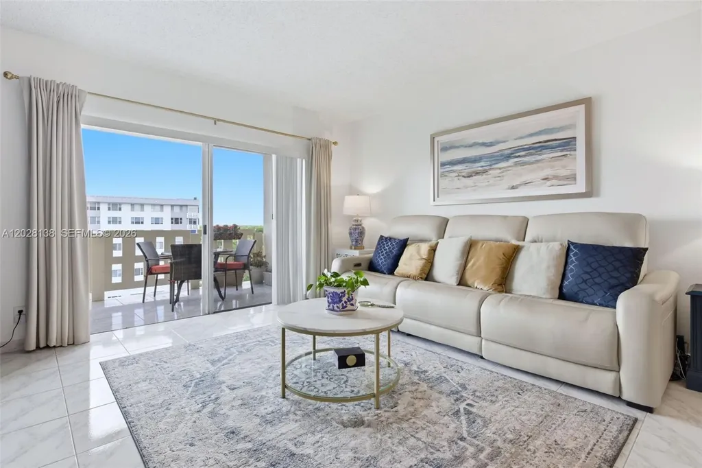 4330 Hillcrest Drive Hollywood FL 33021