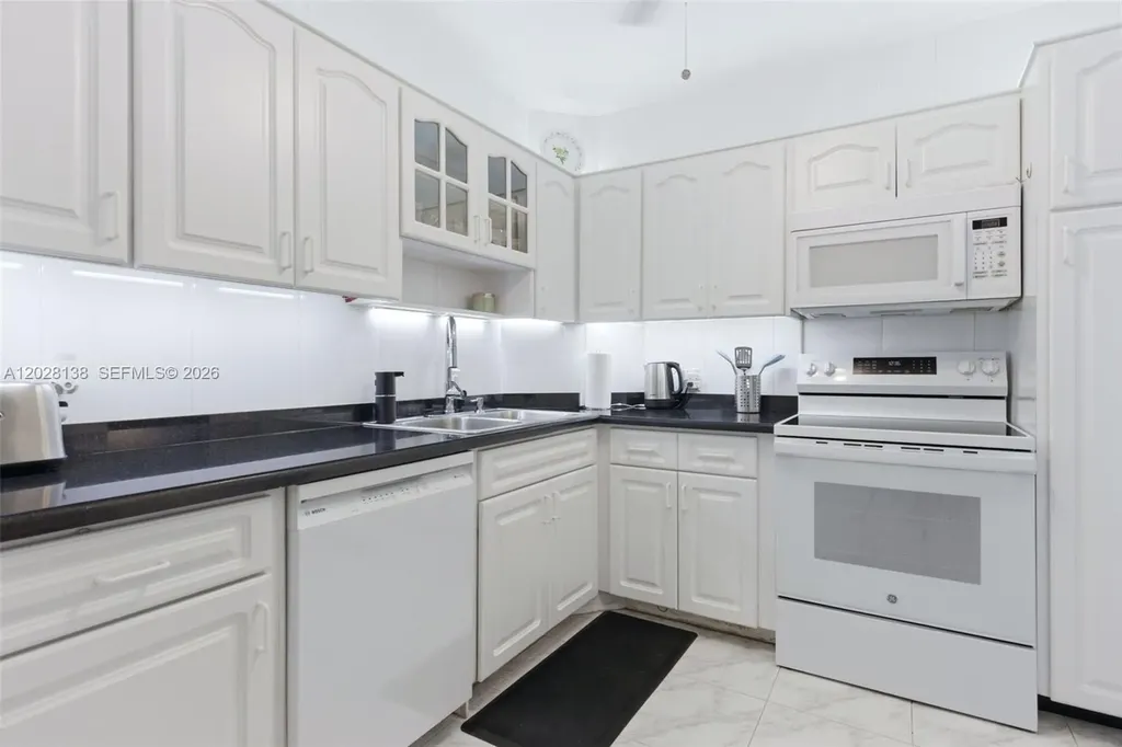 4330 Hillcrest Drive Hollywood FL 33021