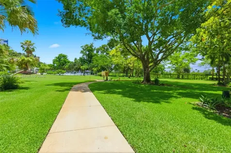 4330 Hillcrest Drive Hollywood FL 33021