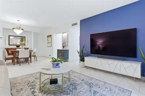 4330 Hillcrest Drive Hollywood FL 33021