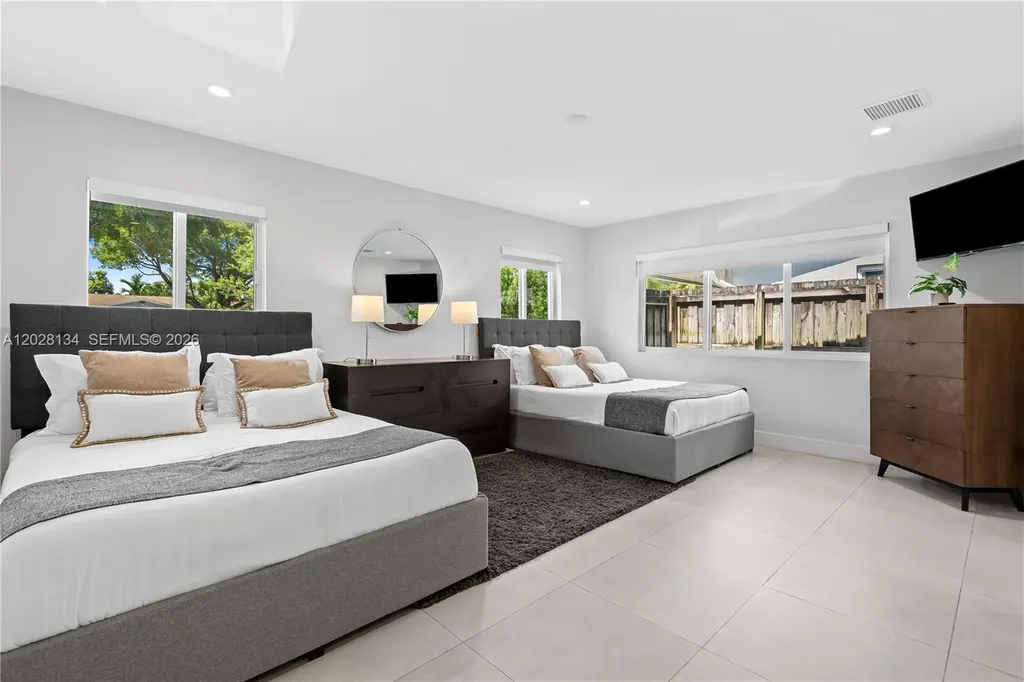 1329 Funston Hollywood FL 33019