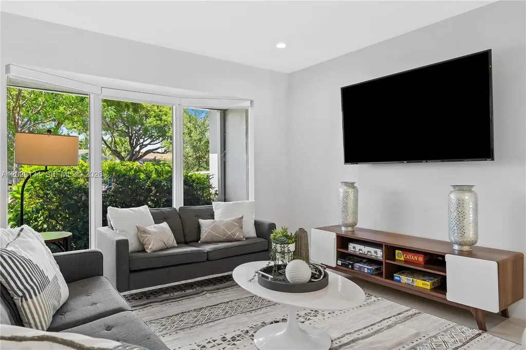 1329 Funston Hollywood FL 33019
