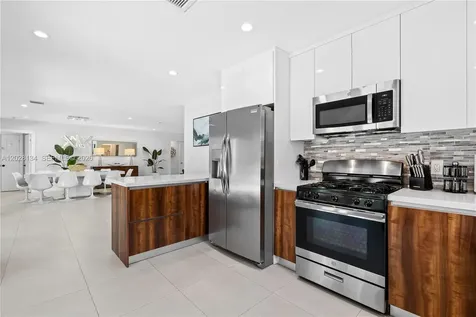 1329 Funston Hollywood FL 33019