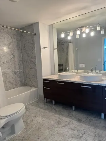 253 NE 2nd Street Miami FL 33132