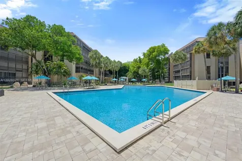 2804 N 46th Avenue Hollywood FL 33021