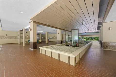 2804 N 46th Avenue Hollywood FL 33021