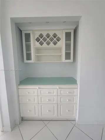 2600 Collins Avenue Miami Beach FL 33140