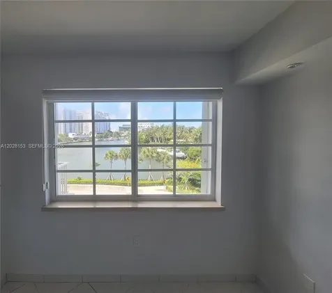 2600 Collins Avenue Miami Beach FL 33140