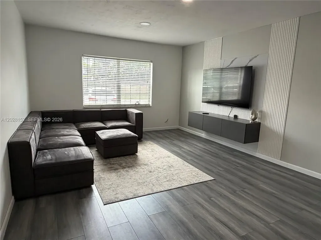 1520 Mckinley Street Hollywood FL 33020