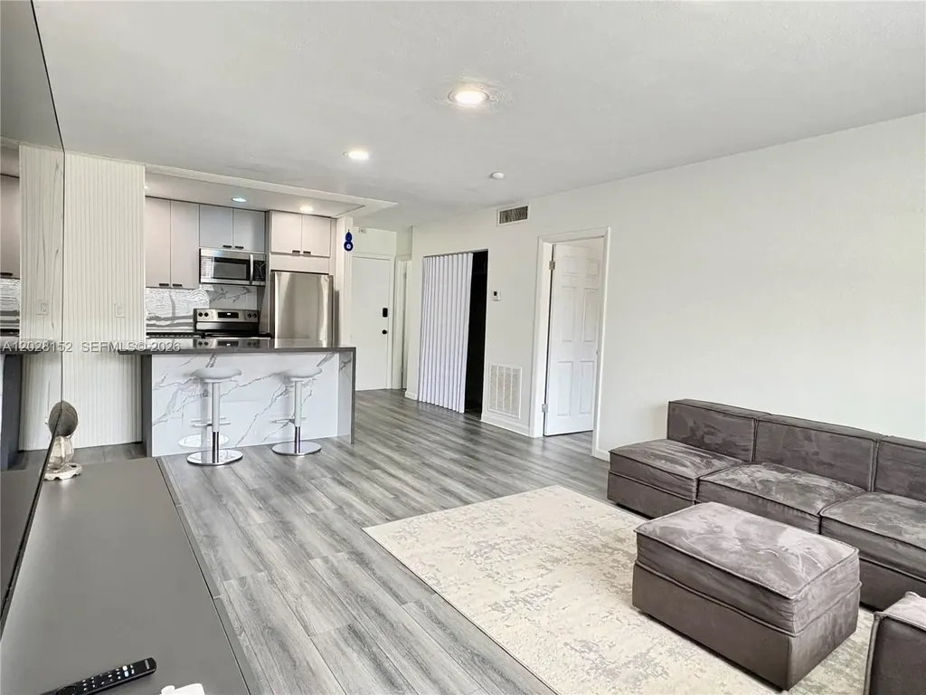 1520 Mckinley Street Hollywood FL 33020