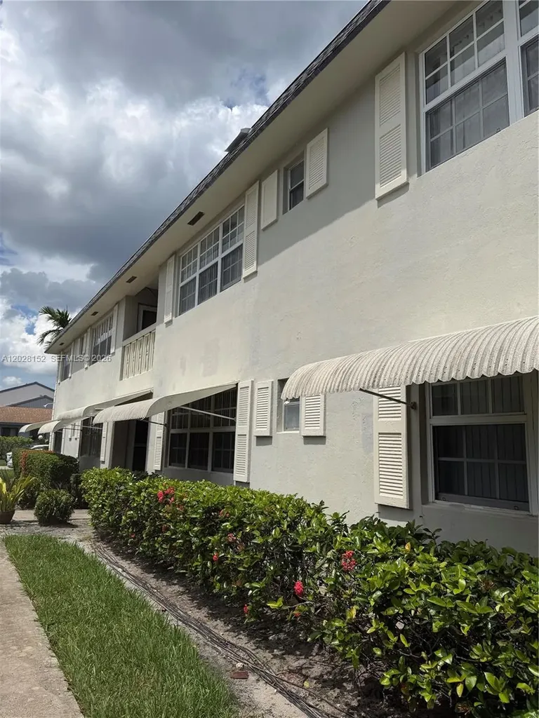 1520 Mckinley Street Hollywood FL 33020