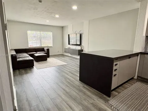 1520 Mckinley Street Hollywood FL 33020