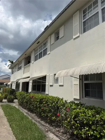 1520 Mckinley Street Hollywood FL 33020