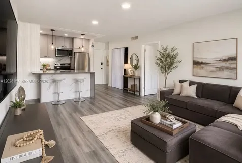 1520 Mckinley Street Hollywood FL 33020