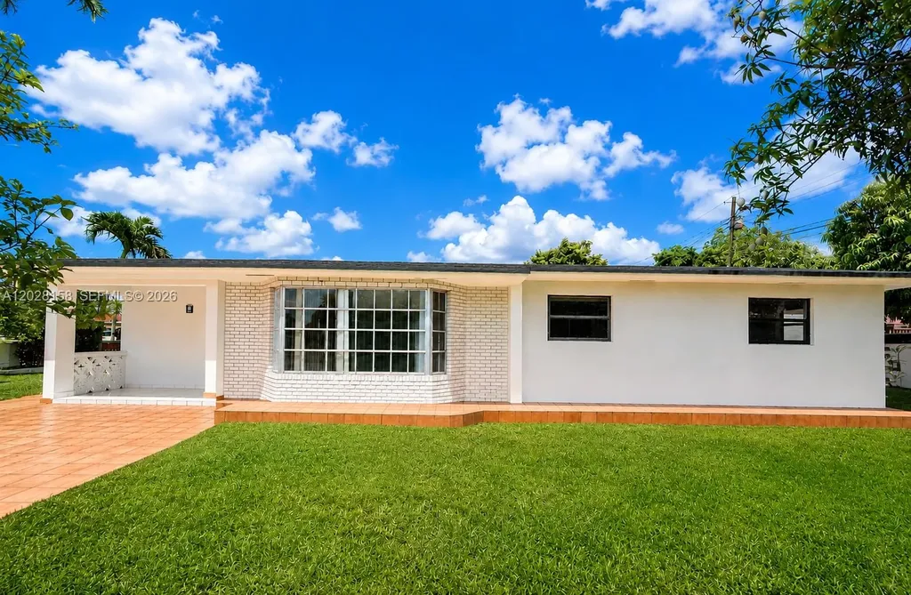 790 W 73rd Place Hialeah FL 33014