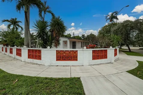 790 W 73rd Place Hialeah FL 33014