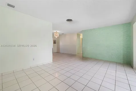 790 W 73rd Place Hialeah FL 33014