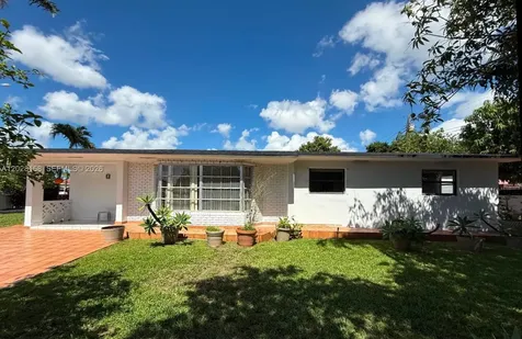 790 W 73rd Place Hialeah FL 33014