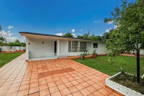 790 W 73rd Place Hialeah FL 33014