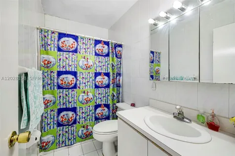 790 W 73rd Place Hialeah FL 33014
