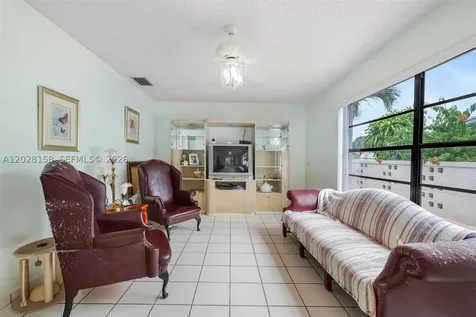 790 W 73rd Place Hialeah FL 33014