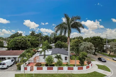 790 W 73rd Place Hialeah FL 33014