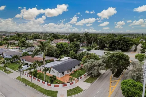 790 W 73rd Place Hialeah FL 33014