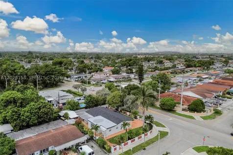 790 W 73rd Place Hialeah FL 33014