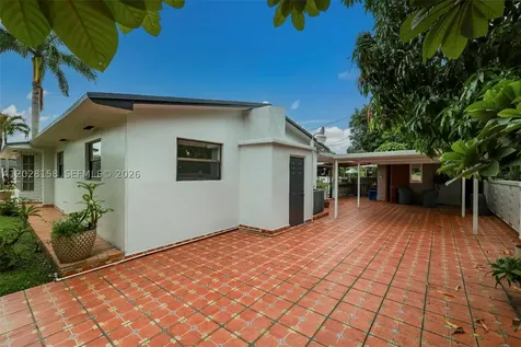 790 W 73rd Place Hialeah FL 33014