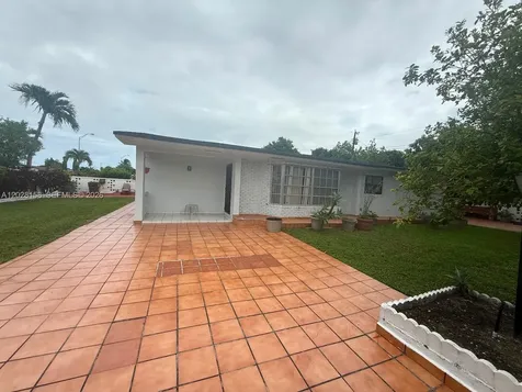 790 W 73rd Place Hialeah FL 33014