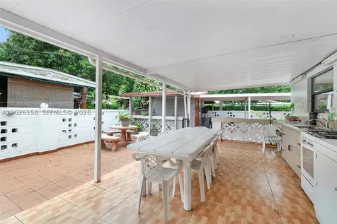 790 W 73rd Place Hialeah FL 33014