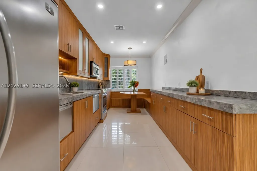 549 NE 12th Avenue Fort Lauderdale FL 33301