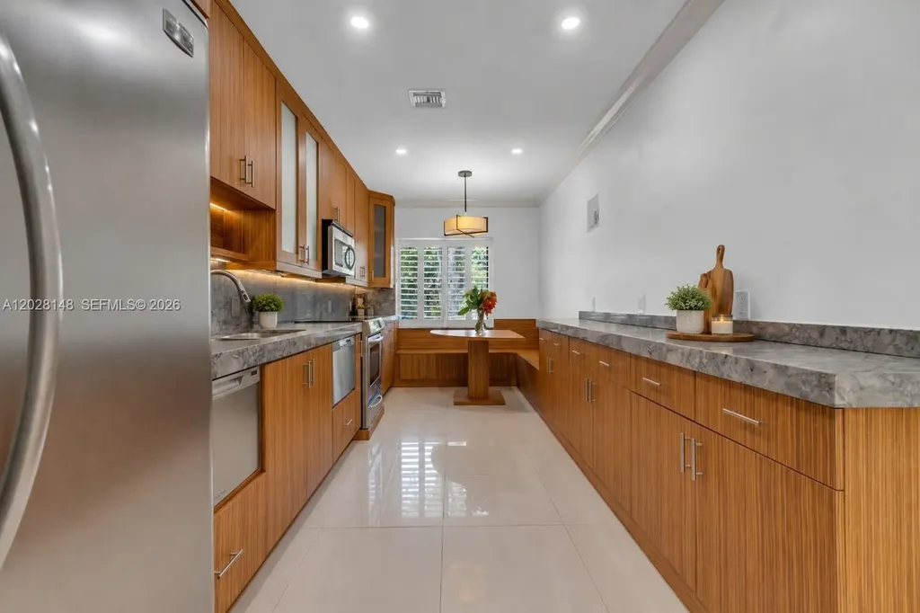 549 NE 12th Avenue Fort Lauderdale FL 33301