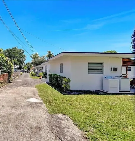 2627 Lincoln Street Hollywood FL 33020