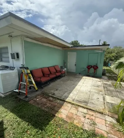 2627 Lincoln Street Hollywood FL 33020