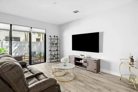 20975 NW 1st Court Pembroke Pines FL 33029