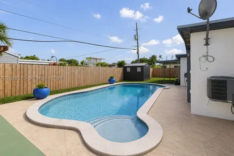 10730 SW 52nd Terrace Miami FL 33165