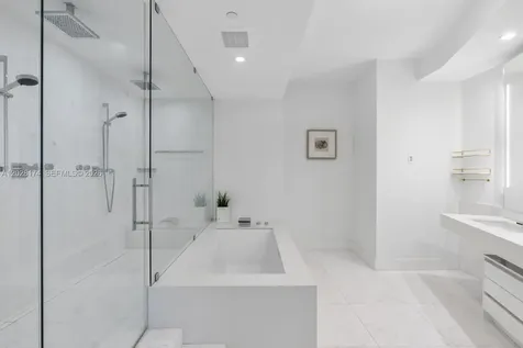 18555 Collins Avenue Sunny Isles Beach FL 33160