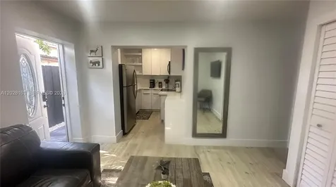 4290 SW 9th Street Miami FL 33134