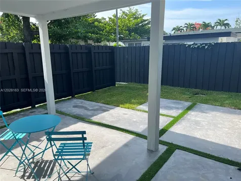4290 SW 9th Street Miami FL 33134