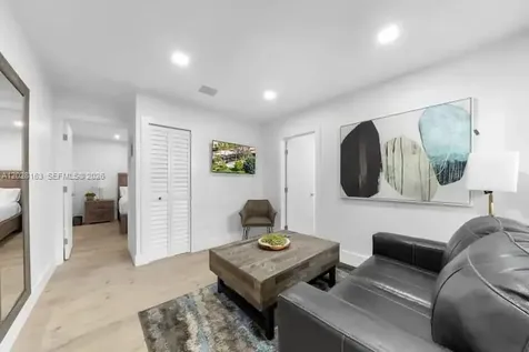 4290 SW 9th Street Miami FL 33134