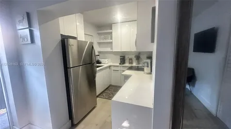 4290 SW 9th Street Miami FL 33134