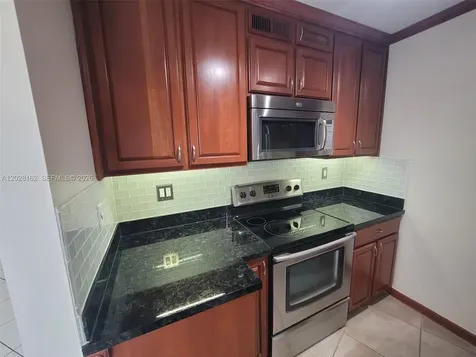 2600 Collins Avenue Miami Beach FL 33140