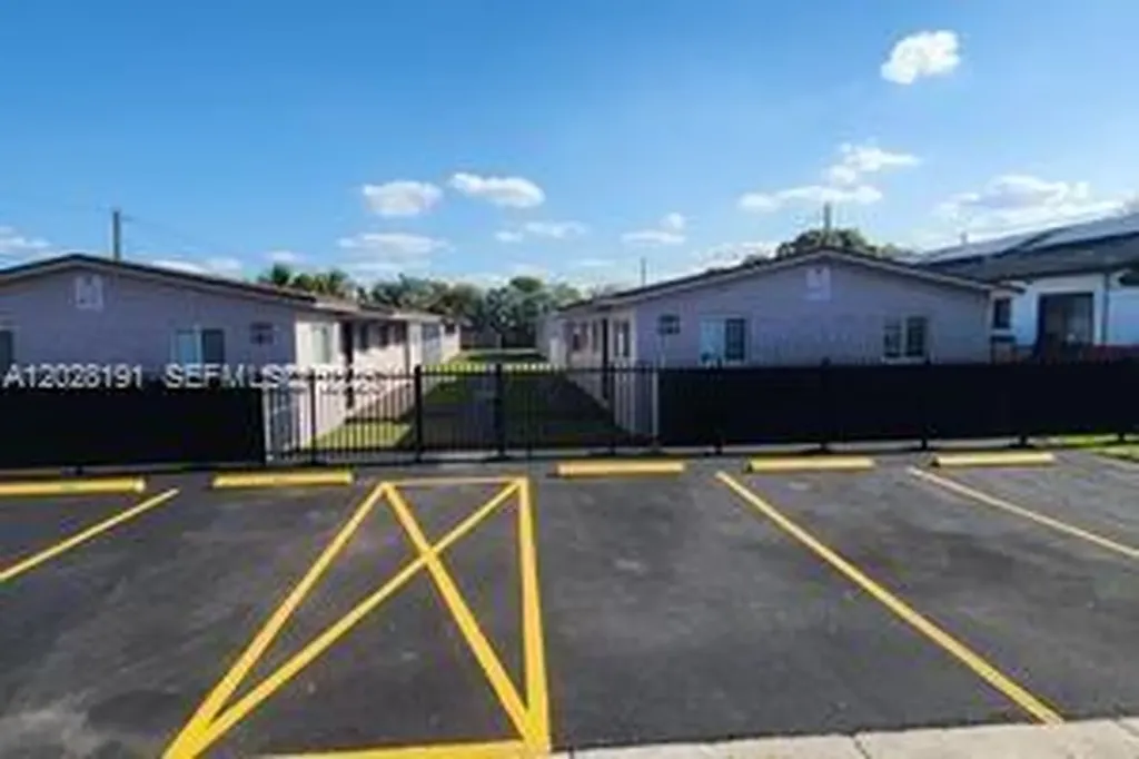 877 NW 10th Street Florida City FL 33034